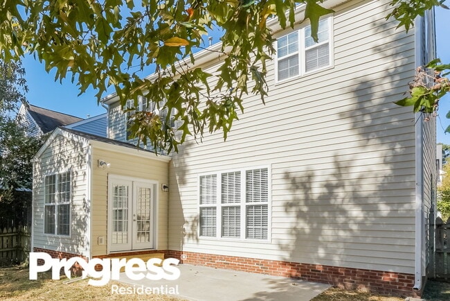 Building Photo - 1932 Shadow Glen Dr