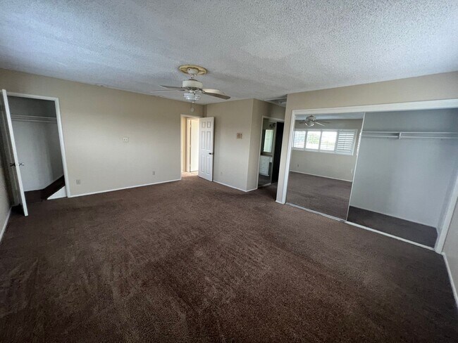 Building Photo - Large Home in Well Established Chula Vista Neighborhood