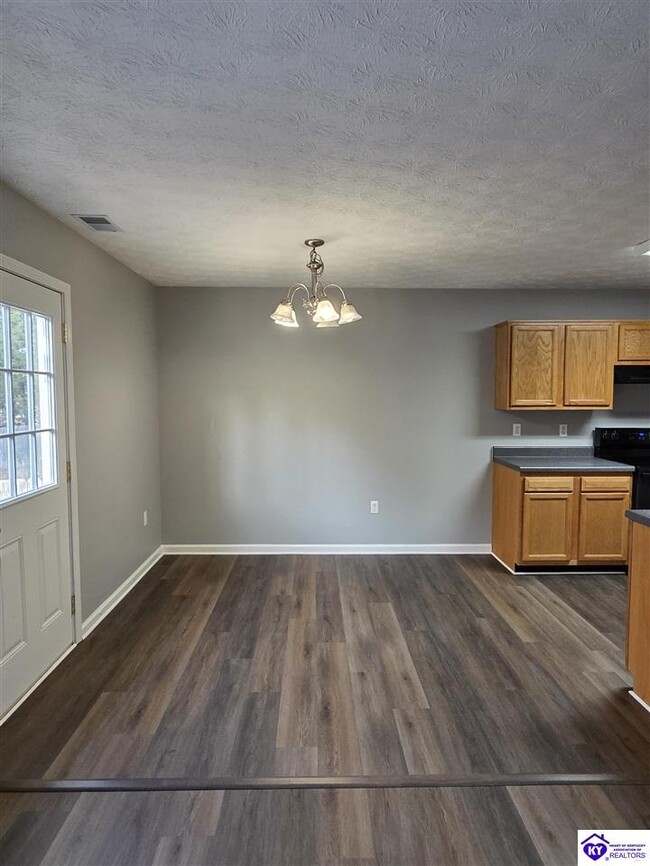 Building Photo - 171 Red Hawk Dr