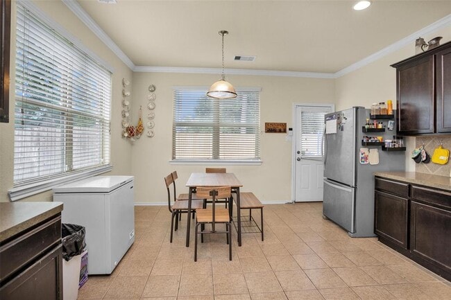 Building Photo - 1420 Natural Pine Trail