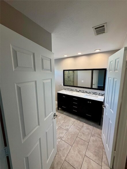Building Photo - 5100 Verde Valley Ln