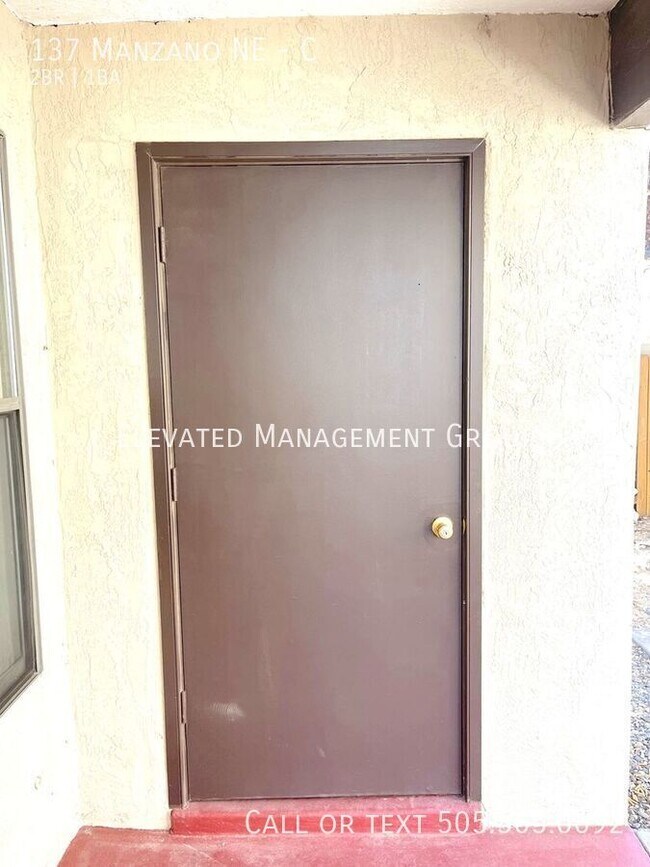 Building Photo - 137 Manzano St NE