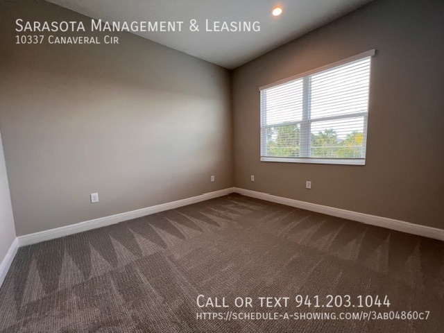 Building Photo - 10337 Canaveral Cir