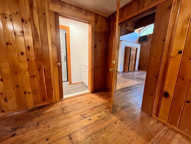 Building Photo - 514 US-302