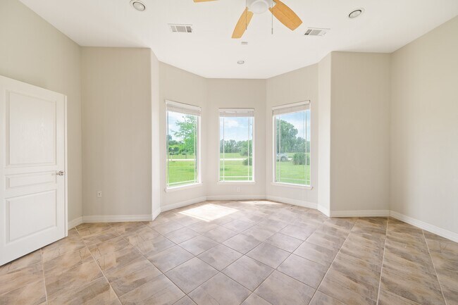 Building Photo - 13819 Lakeview Meadow Dr