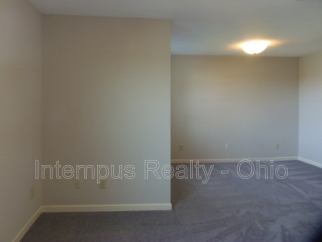 Building Photo - 516 Ironhorse Dr