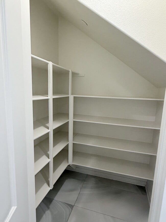 Building Photo - 31124 Hanover Ln