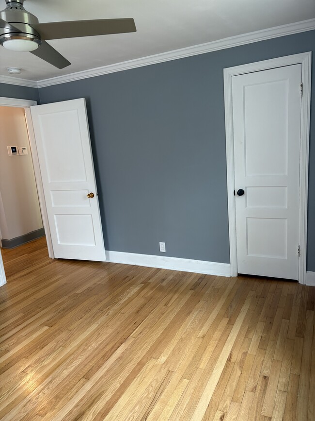 Building Photo - 905 Malquin Dr
