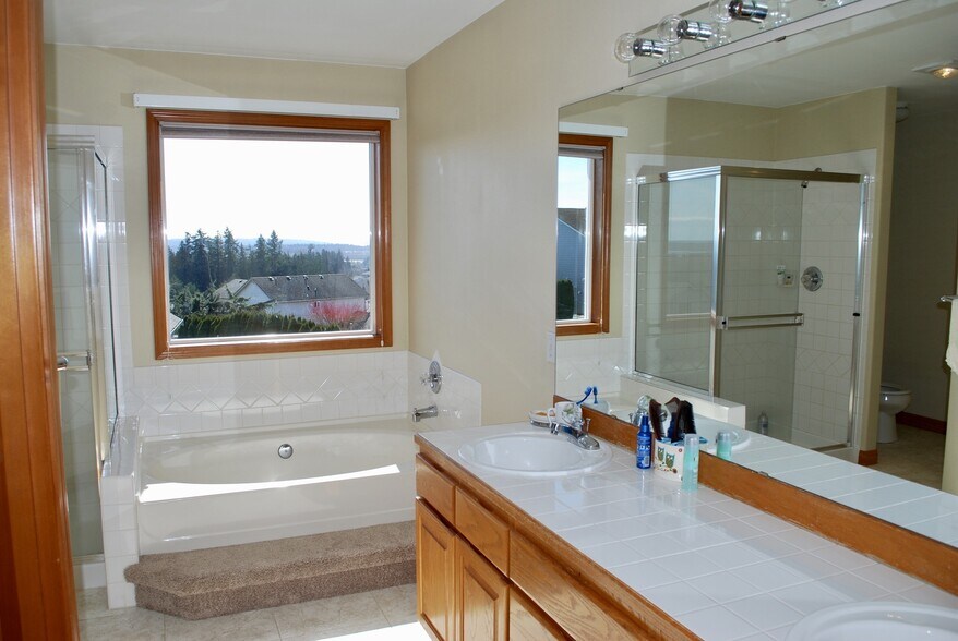 Building Photo - Beautiful views at this Marysville home
