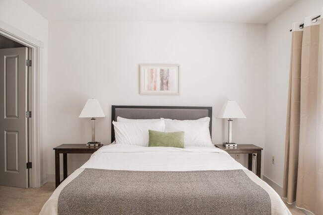 Building Photo - 145 N Jackson St