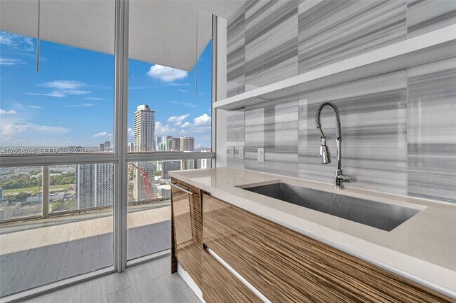 Building Photo - 1100 Biscayne Blvd