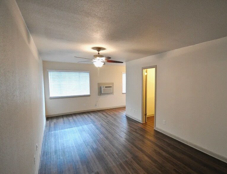 Building Photo - 4115 Douglas Ave