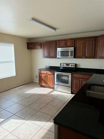 Building Photo - 512 Bellevue Ln