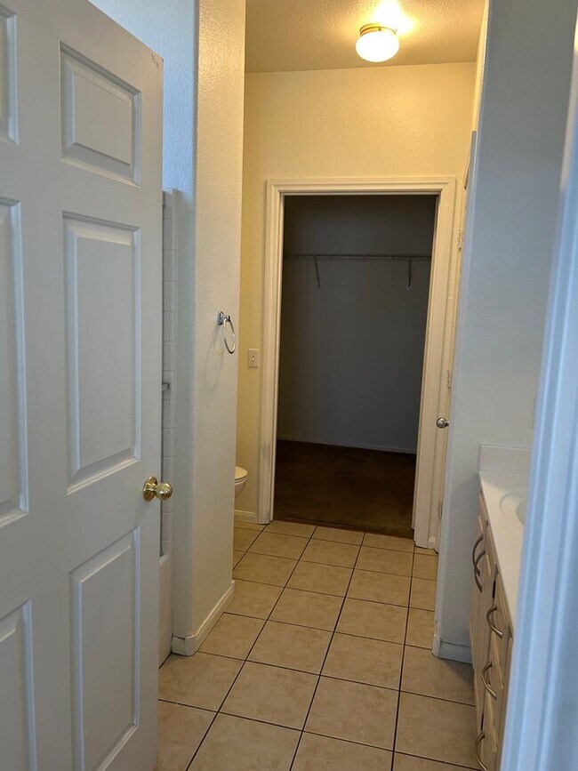 Building Photo - 1-Bedroom Condo in Gated Green Valley Community – Henderson