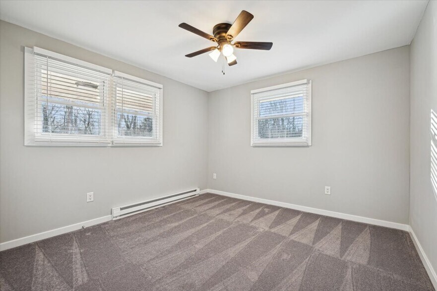 Building Photo - 285 Stamets Rd