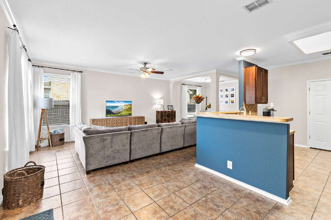 Building Photo - 317 Willow Loop