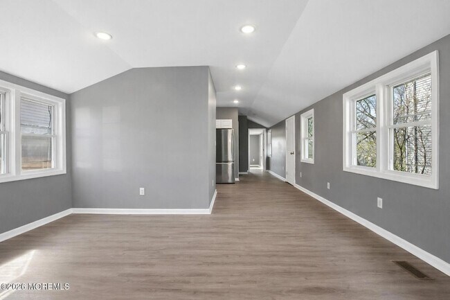 Building Photo - 209 Hilltop Blvd