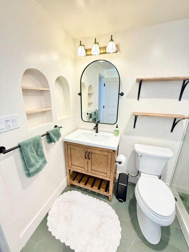 Building Photo - Beautiful Furnished New Construction Calis...