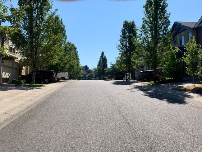 Building Photo - Townhome in Highly desired  Camas -Lacamas...