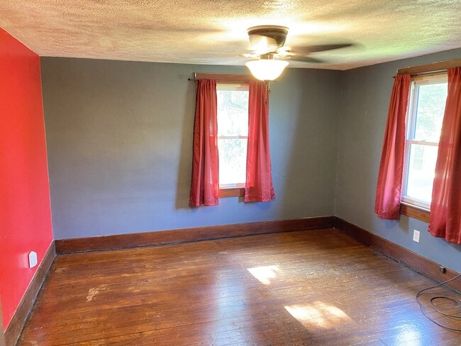 Building Photo - 317 N Madriver St