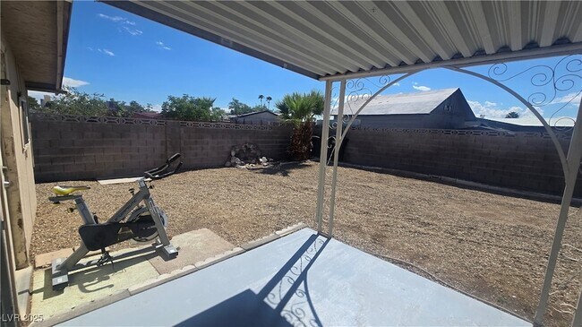 Building Photo - 4533 W Desert Inn Rd