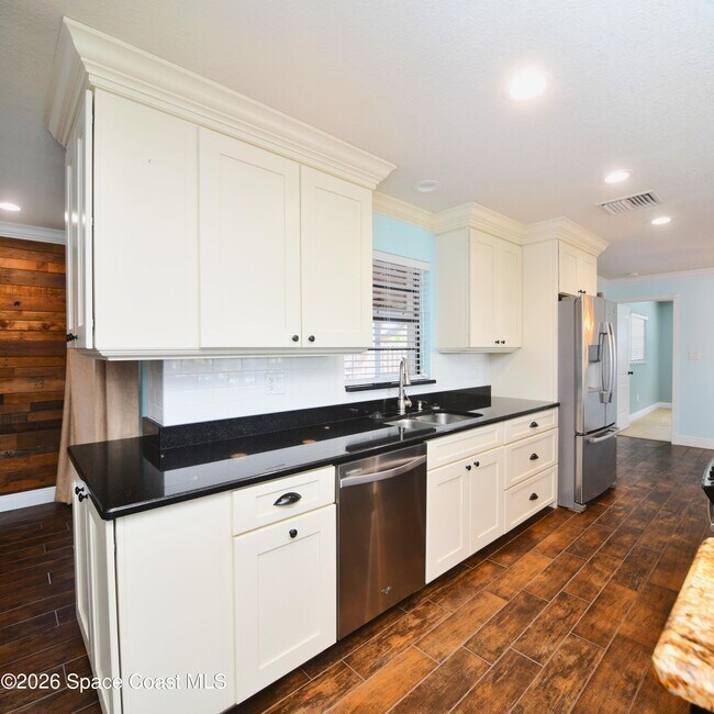 Building Photo - 405 Sparrow Dr