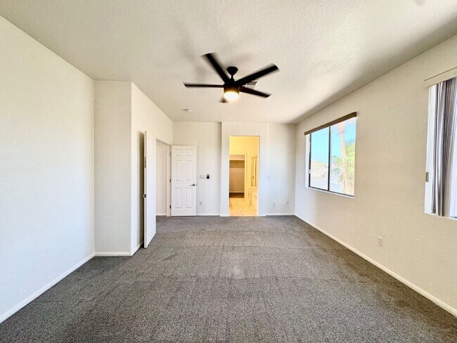 Building Photo - Spacious 4BD/3BA NLV Home with Downstairs ...