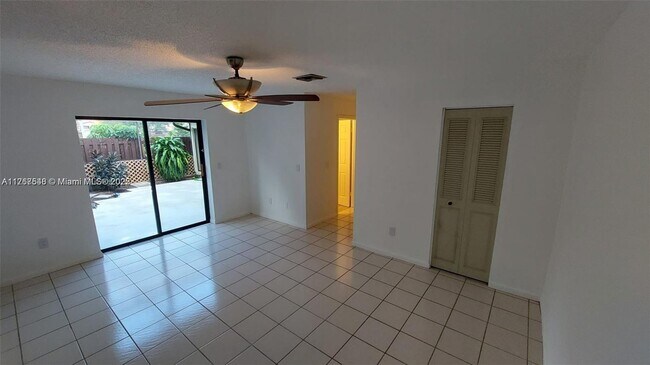 Building Photo - 4226 Landar Dr