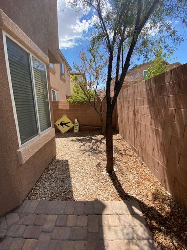 Building Photo - 3 bedroom home in Sky Ridge