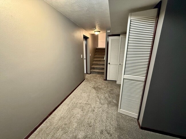 Building Photo - Stunning 3 Bed 2 Bath Eagle Ridge Home w/ ...