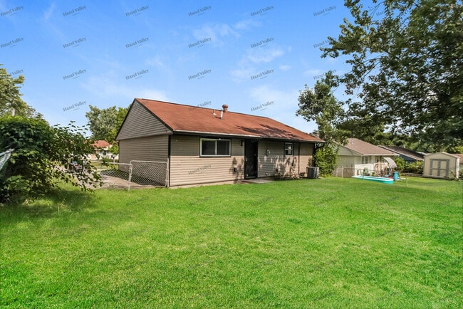 Building Photo - 10735 Invicta Ct