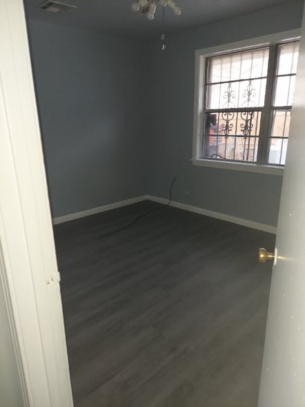 Building Photo - 1701 4th Ave