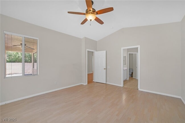 Building Photo - 2042 Hobbyhorse Ave