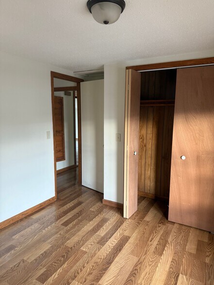 Building Photo - 2172 Strongs Ave