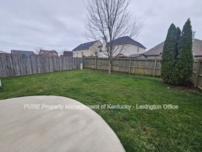 Building Photo - 688 Estrella Dr