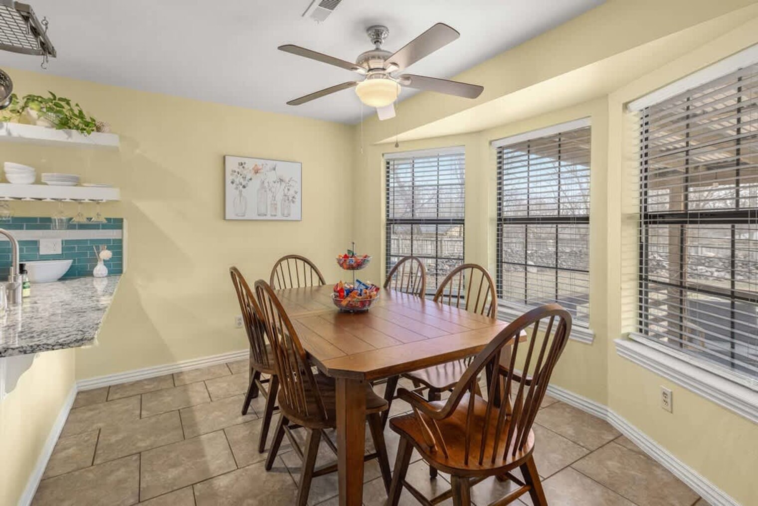 Building Photo - 2110 Loren Cir