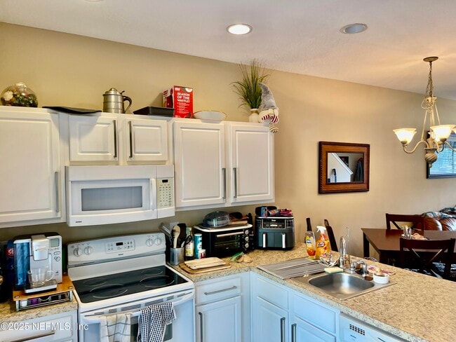 Building Photo - 480 Cabernet Pl