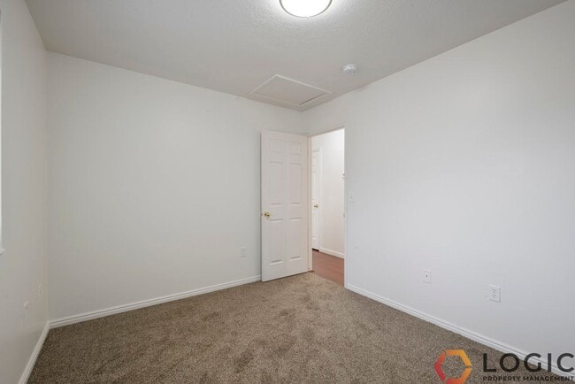 Building Photo - 126 W 475 S