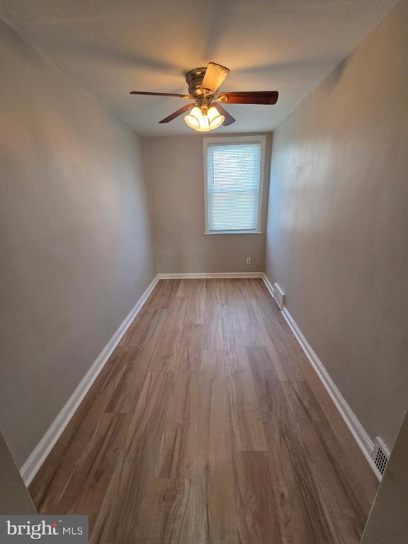 Building Photo - 203 Spring Valley Rd