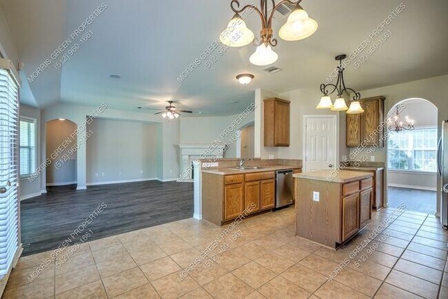 Building Photo - 138 Justin Leonard Dr