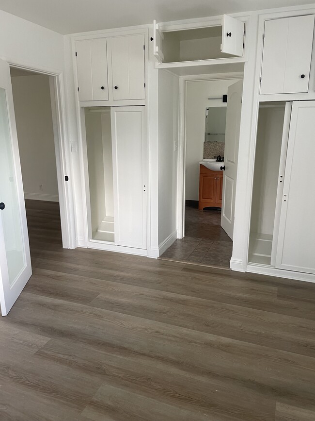 Building Photo - 8974 Cadillac Ave