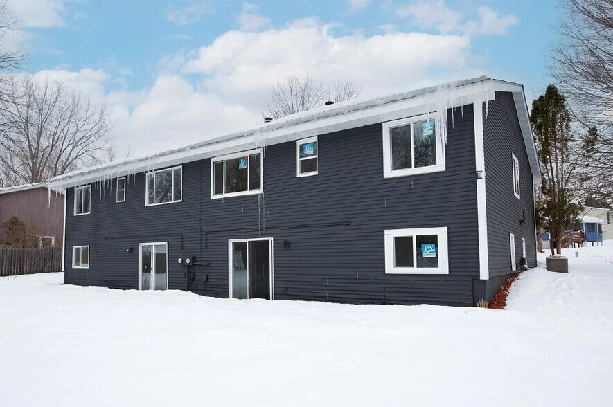 Building Photo - 15423 Trillium Cir