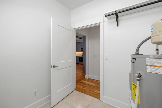 Building Photo - 2104 Jade Dr