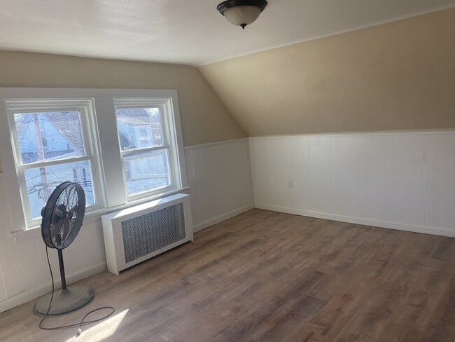 Building Photo - 1 Rena St