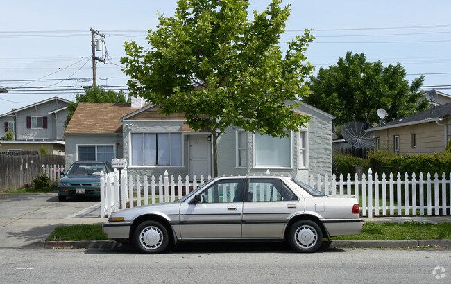 Primary Photo - 3455-3457 Hoover St