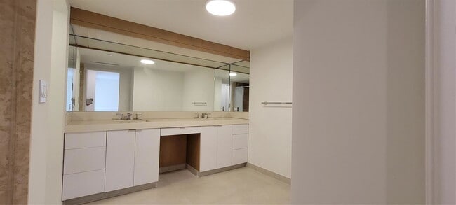 Building Photo - 19355 Turnberry Way