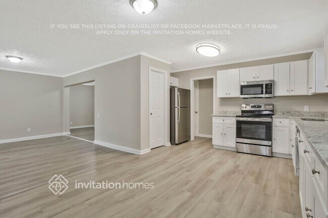 Building Photo - 692 Barnes Dr