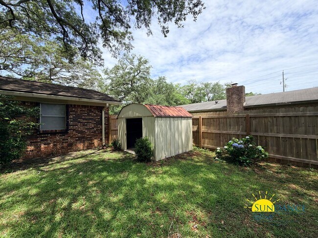Building Photo - Comfortable 3BR Home in Fort Walton Beach Near Hurlburt Field & Eglin AFB!