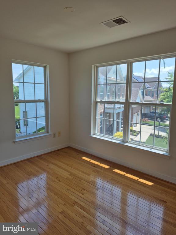 Building Photo - 11701 Fair Oaks Way