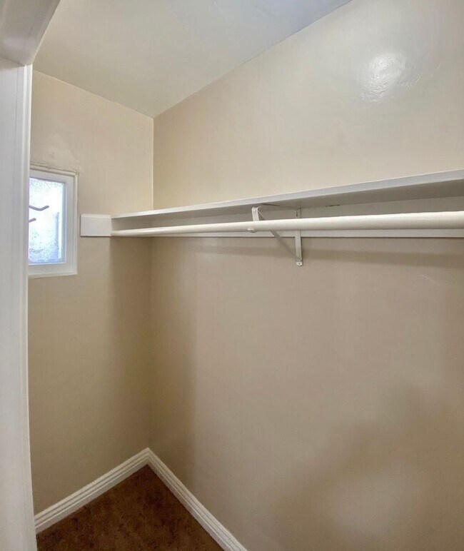 Building Photo - Nice 2 bed 1 bath House in Richmond with Garage - COMING SOON !!